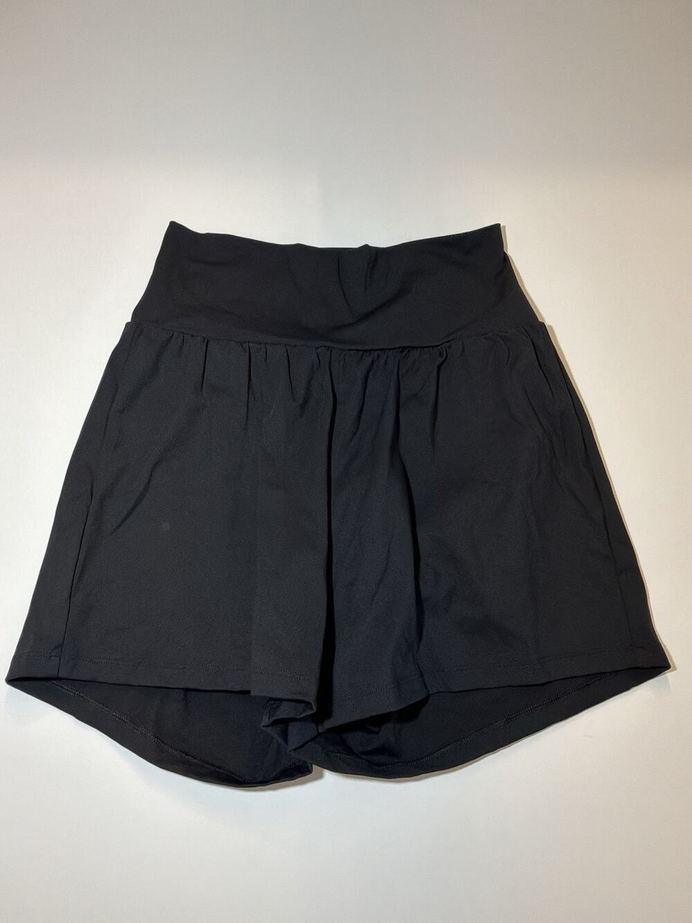 NWT Ladies Halara Black SoftlyZero Airy Shorts Size Medium